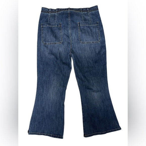 Pilcro x Anthropologie Pull-On Mid-Rise Crop Flare Jeans - Picture 8 of 9